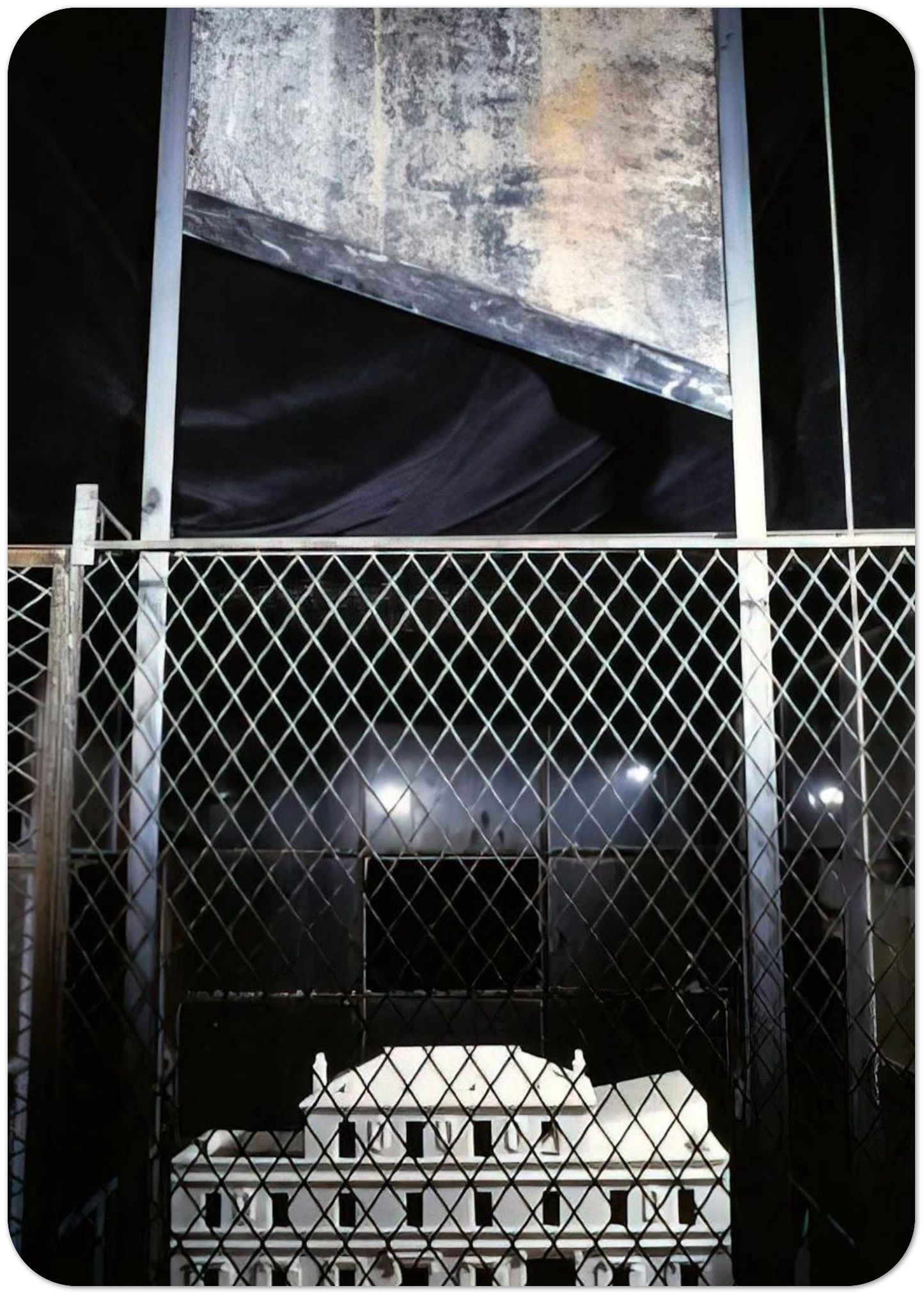 CELL CHOISY 1993 By Louise Bourgeois Pack of 10 Post Cards | Louise Bourgeois Post Cards | A6 (10.5 x 14.8 cm) - 4.1 x 5.8 inches