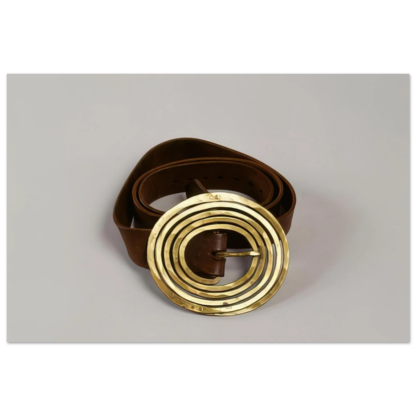 Alexander Calder - BELT 1943 Fine Art Poster - 75x100 cm / 30x40 inches