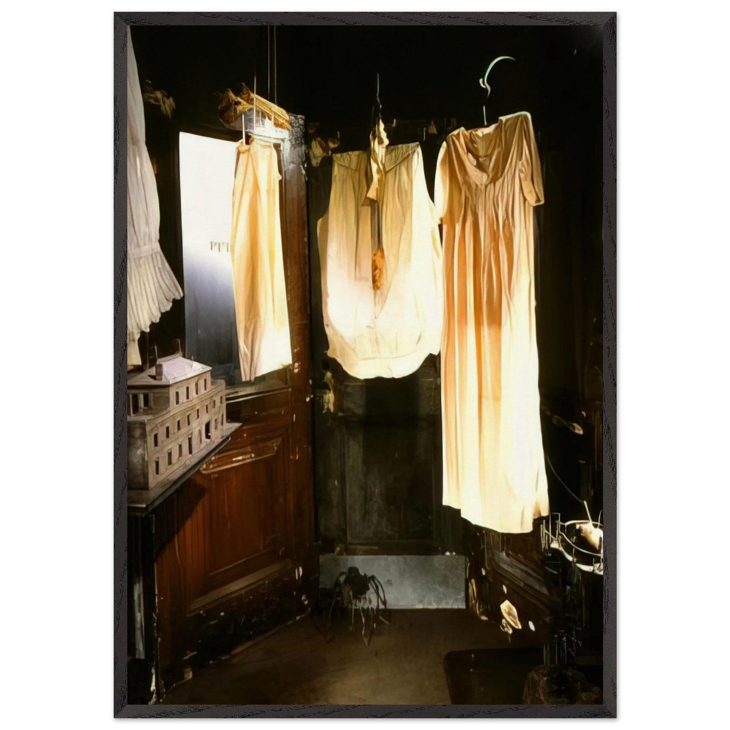 CELL VII 1998 - Louise Bourgeois 70x100 cm / 28x40 inches Framed Art Print – Black Wooden Frame