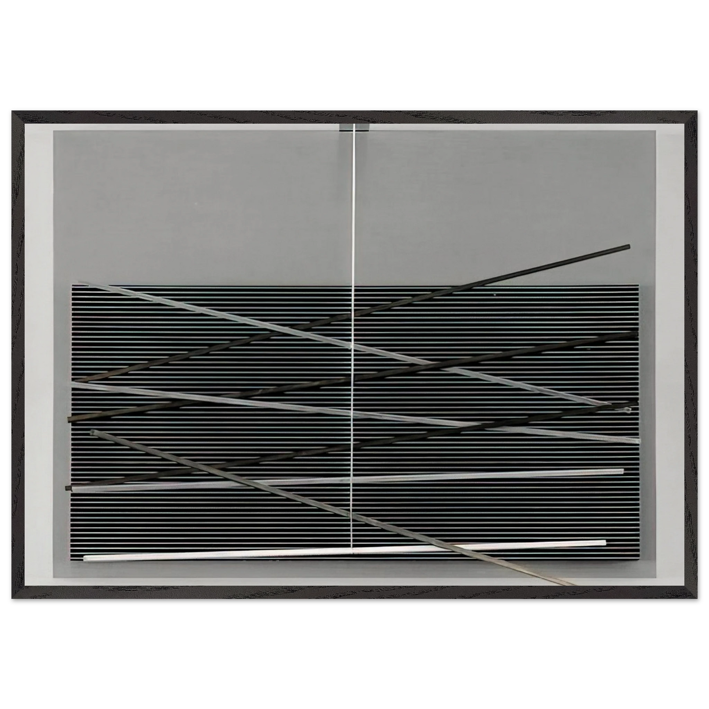 VIBRATIONS M TALLIQUES 1969 - Jesus Rafael Soto 70x100 cm / 28x40 inches Framed Art Print – Black Wooden Frame