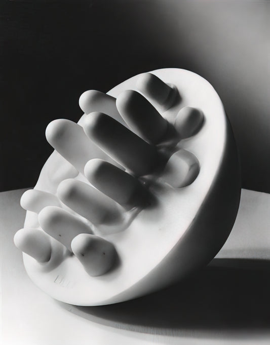 Was ist die Bedeutung von Louise Bourgeois' Werk 'Passage Dangerux'?