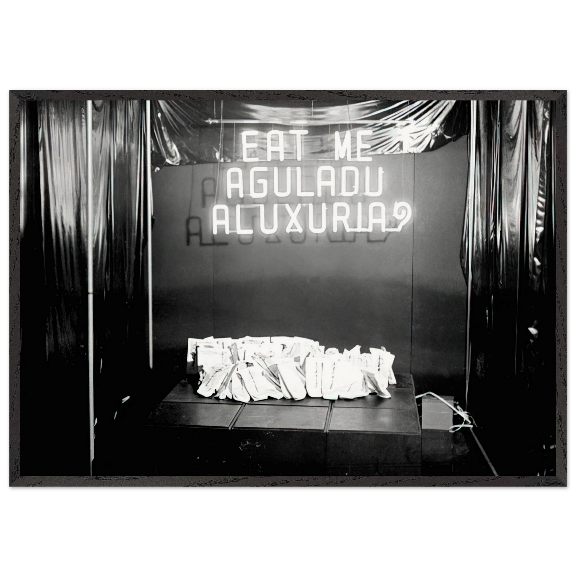 Eat Me The Gluttony or Lust - 1976 - Lygia Pape Framed Art Print – Black Wooden Frame - Default Title - -Framed Art Print